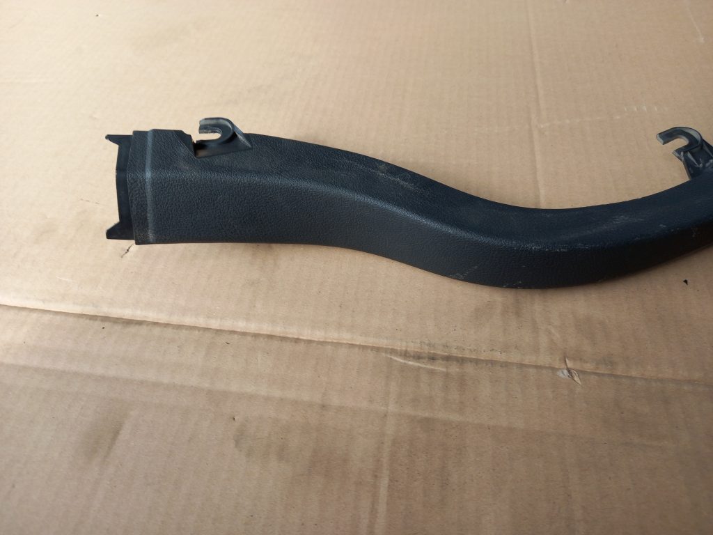 Sliekšņa aizmugurēja laba uzlika (salonā) priekš VW PASSAT CC 2009 2 Sliekšņa aizmugurēja laba uzlika (salonā) priekš VW PASSAT CC 2009