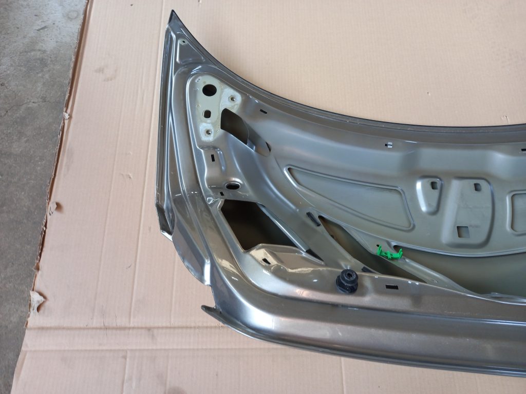 Bagāžnieka vāks priekš VW PASSAT CC 2009 8 Bagāžnieka vāks priekš VW PASSAT CC 2009