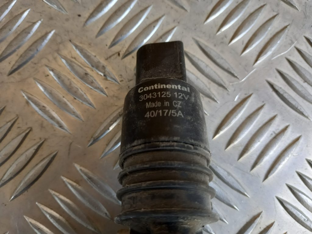 Mazgātāja šķidruma sūknis priekš VW PASSAT CC 2009 3 Mazgātāja šķidruma sūknis priekš VW PASSAT CC 2009