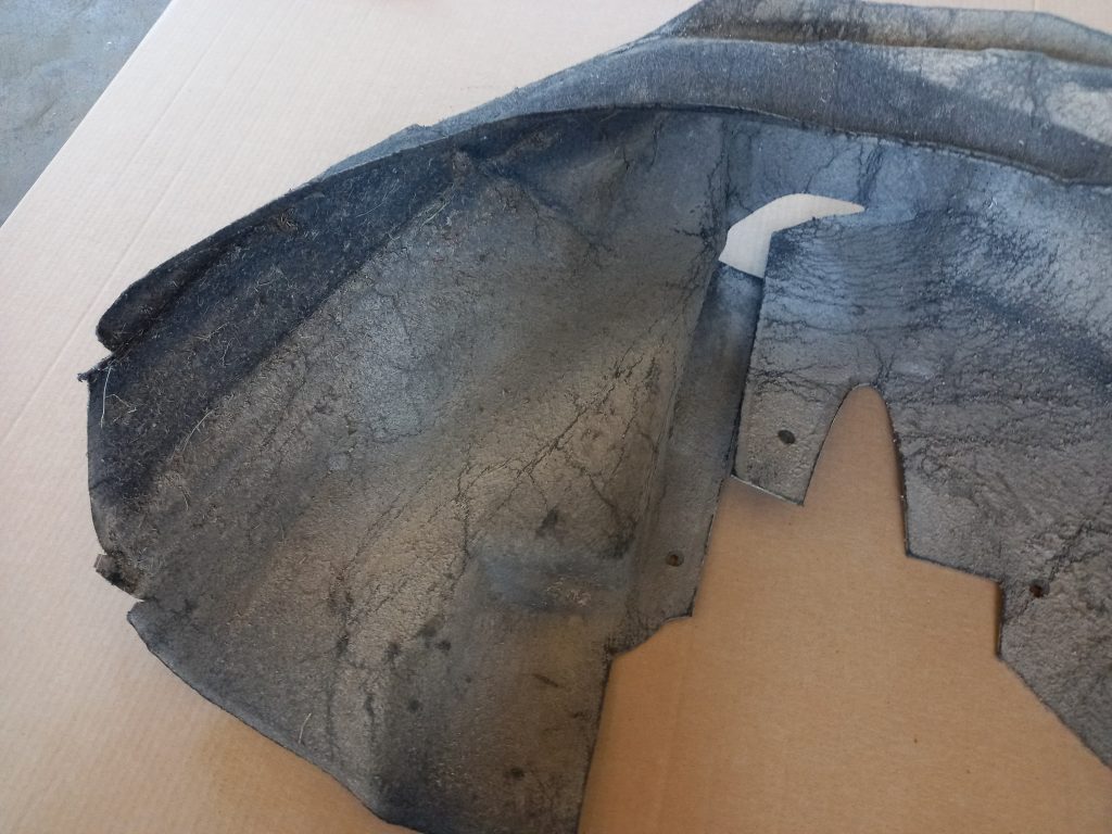 Aizmugurējais labais paspārns priekš AUDI A6 1998 2 Aizmugurējais labais paspārns priekš AUDI A6 1998