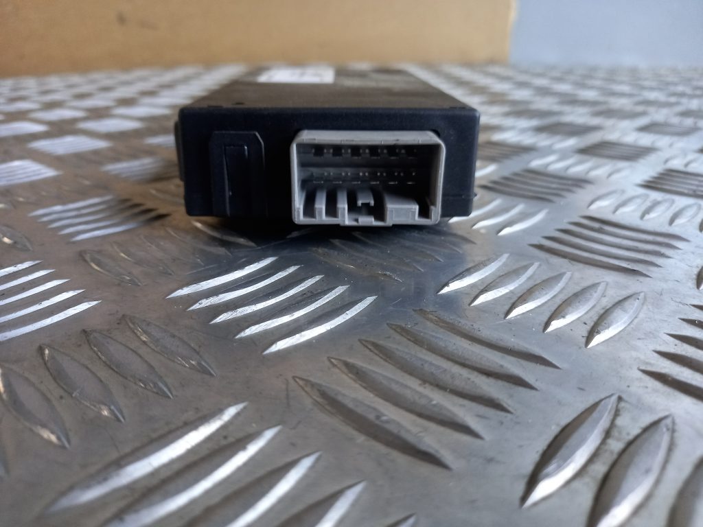 Piekabes āķa vadības bloks priekš LAND ROVER FREELANDER 2007