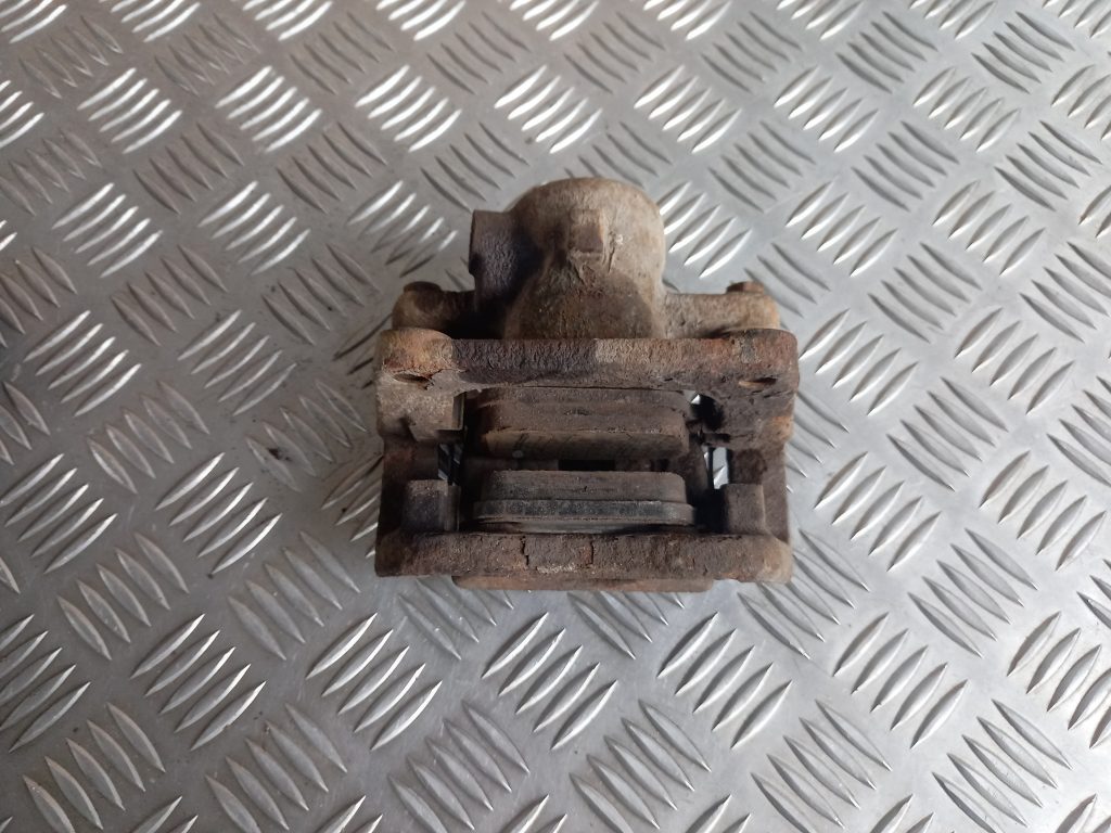 Aizmugurējais labais suports priekš LAND ROVER FREELANDER 2007 4 Aizmugurējais labais suports priekš LAND ROVER FREELANDER 2007