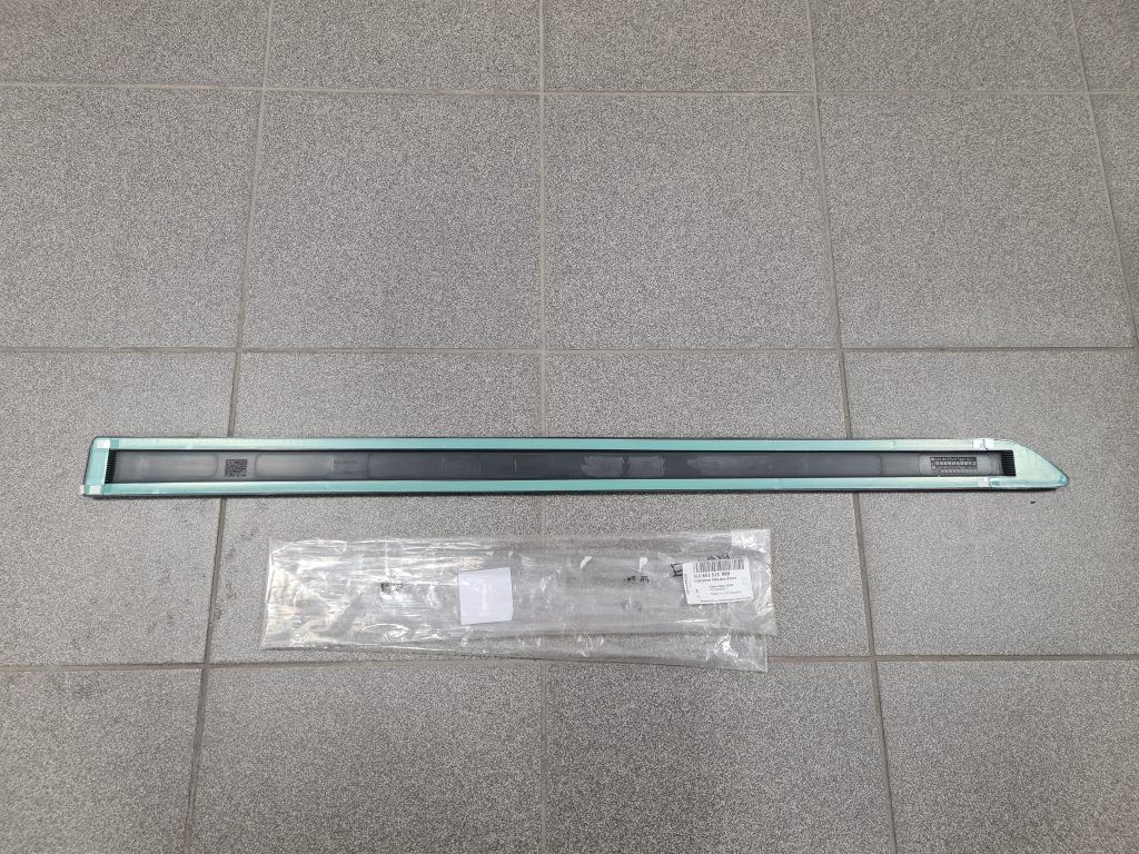 Priekšējo kreiso durvju moldings priekš SKODA YETI 2012 4 Priekšējo kreiso durvju moldings priekš SKODA YETI 2012