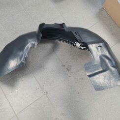 Priekšējais kreisais paspārns priekš FORD FOCUS 2016