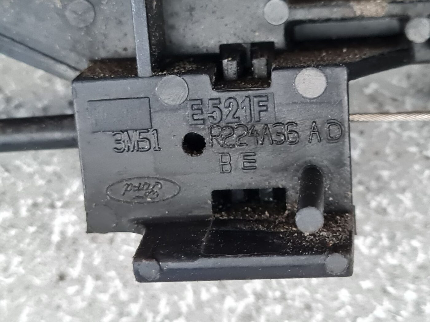 Aizmugurējo kreiso durvju slēdzene priekš FORD FOCUS 2006