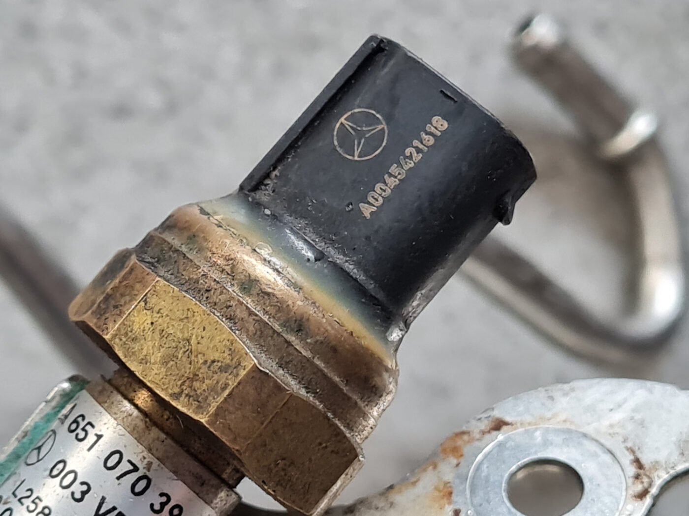 Degvielas caurule priekš MERCEDES BENZ E250 W212 2014 5 Degvielas caurule priekš MERCEDES BENZ E250 W212 2014