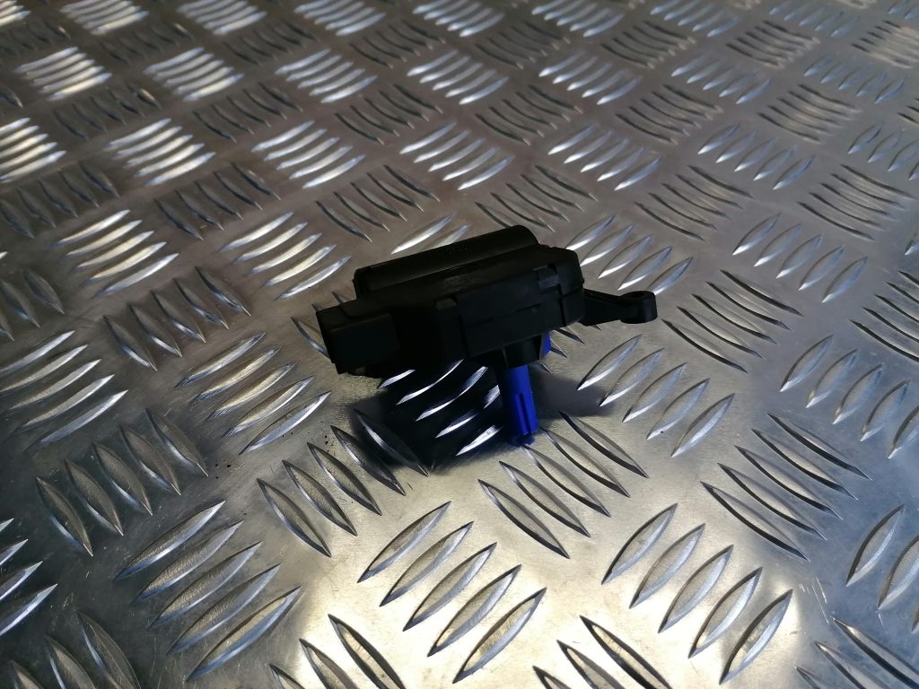 Apsildes sistēmas aktuators priekš AUDI A4 2007 1 Apsildes sistēmas aktuators priekš AUDI A4 2007