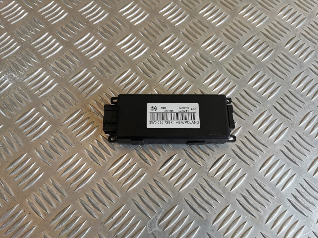 Tālruņa vadības bloks priekš VW PHAETON 2005 1 Tālruņa vadības bloks priekš VW PHAETON 2005