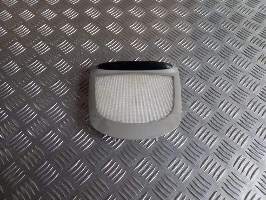 Aizmugurējo sēdvietu apgaismojums priekš MERCEDES BENZ ML320 2005 BLACK 1 Aizmugurējo sēdvietu apgaismojums priekš MERCEDES BENZ ML320 2005 BLACK