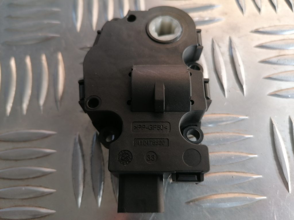 Apsildes sistēmas aktuators priekš BMW 1 E87 2009 WHITE 4 Apsildes sistēmas aktuators priekš BMW 1 E87 2009 WHITE