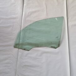 Priekšējo kreiso durvju stikls priekš BMW 1 E87 2009 WHITE