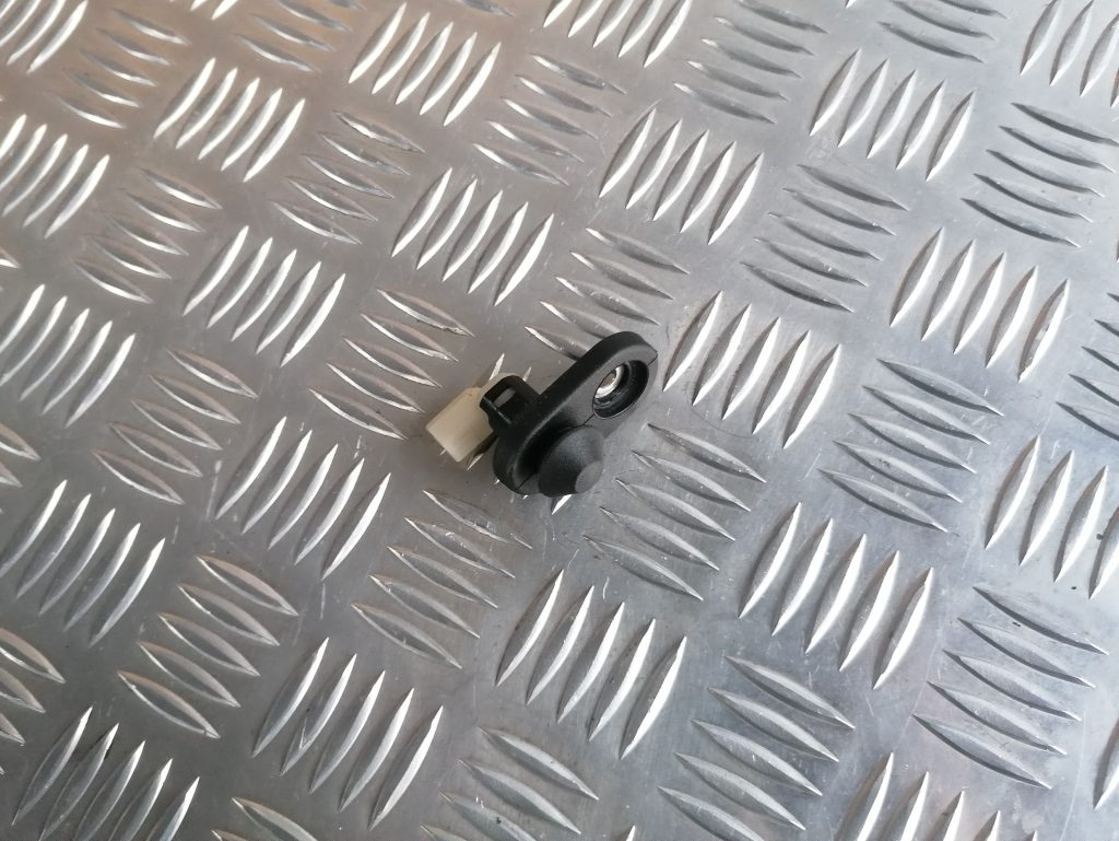 Durvju atvēršanas/aizvēršanas kontakts priekš LEXUS IS250 2007 3 Durvju atvēršanas/aizvēršanas kontakts priekš LEXUS IS250 2007