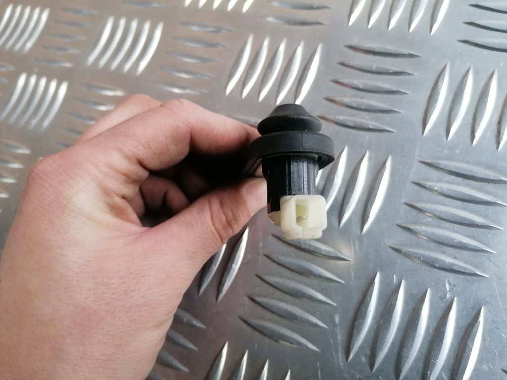 Durvju atvēršanas/aizvēršanas kontakts priekš LEXUS IS250 2007 4 Durvju atvēršanas/aizvēršanas kontakts priekš LEXUS IS250 2007