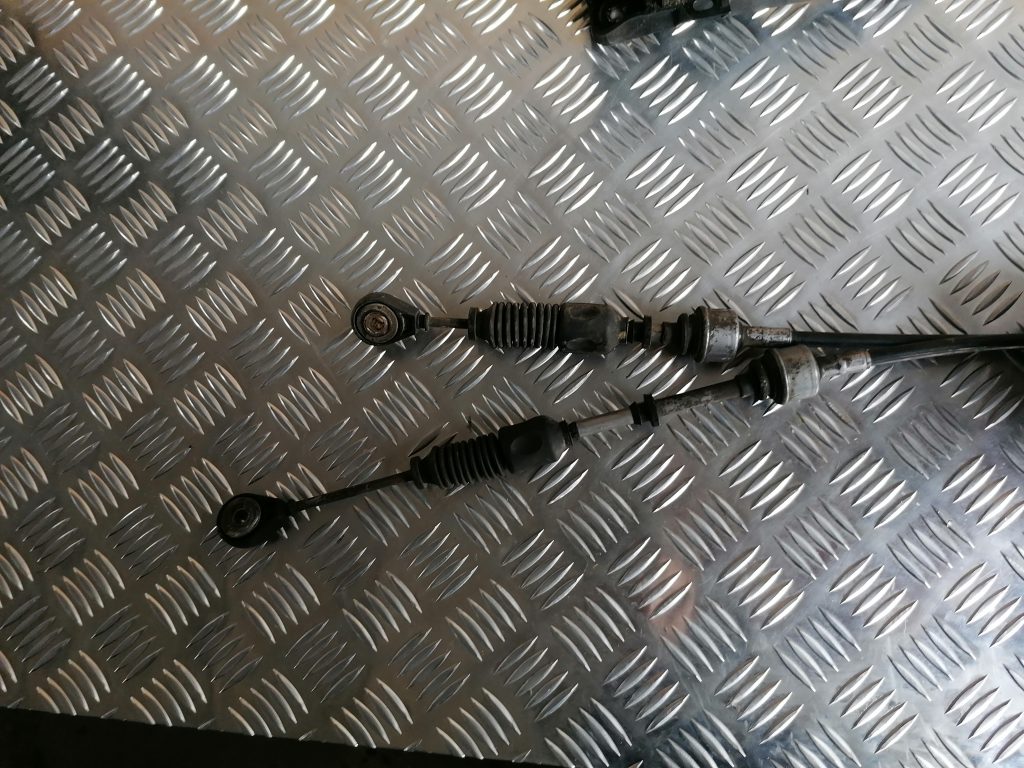 Ātrumu pārslēgšanas slēdzis priekš TOYOTA AVENSIS 2012