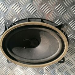 Durvju skaļrunis, apakšā priekš TOYOTA AVENSIS 2012