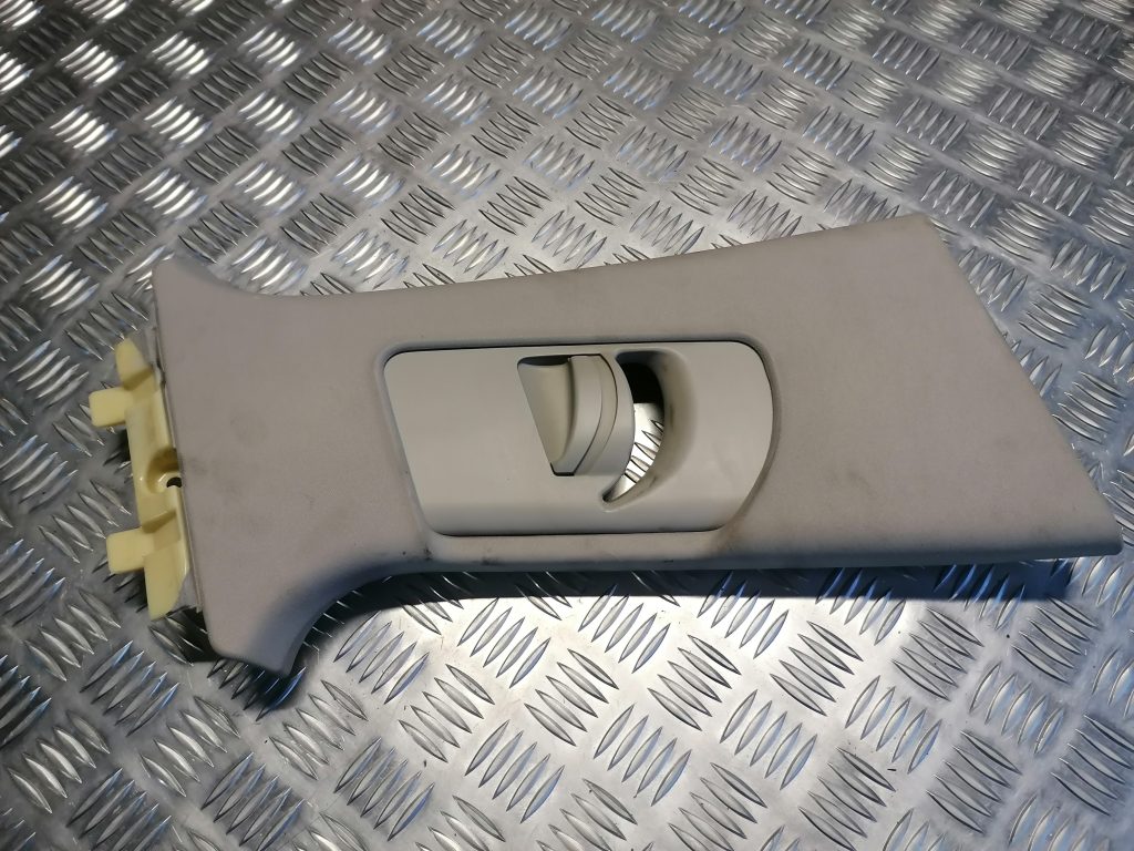 Vidējas salona statnes apdare priekš AUDI A4 2007