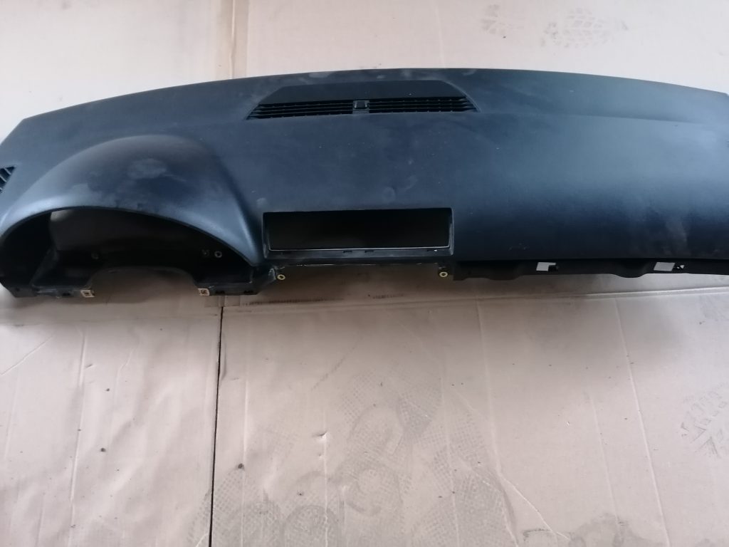 Mērinstrumentu panelis priekš AUDI A4 2007 1 Mērinstrumentu panelis priekš AUDI A4 2007