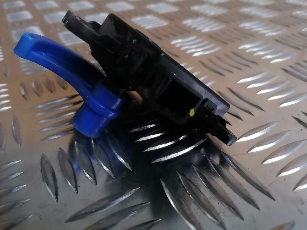 Apsildes sistēmas aktuators priekš KIA CEED 2013 2 Apsildes sistēmas aktuators priekš KIA CEED 2013