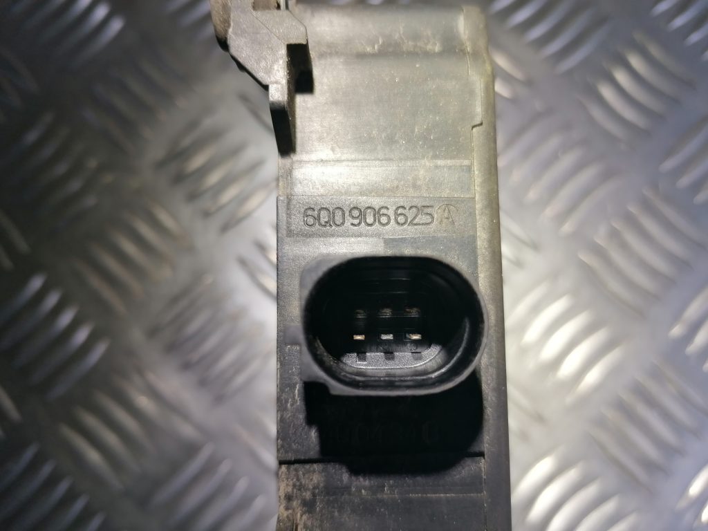 Elektroniskais modulis priekš VW POLO 2008 3 Elektroniskais modulis priekš VW POLO 2008