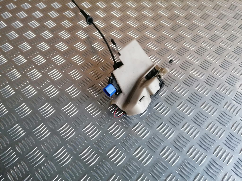 Aizmugurējo kreiso durvju slēdzene priekš VW POLO 2008