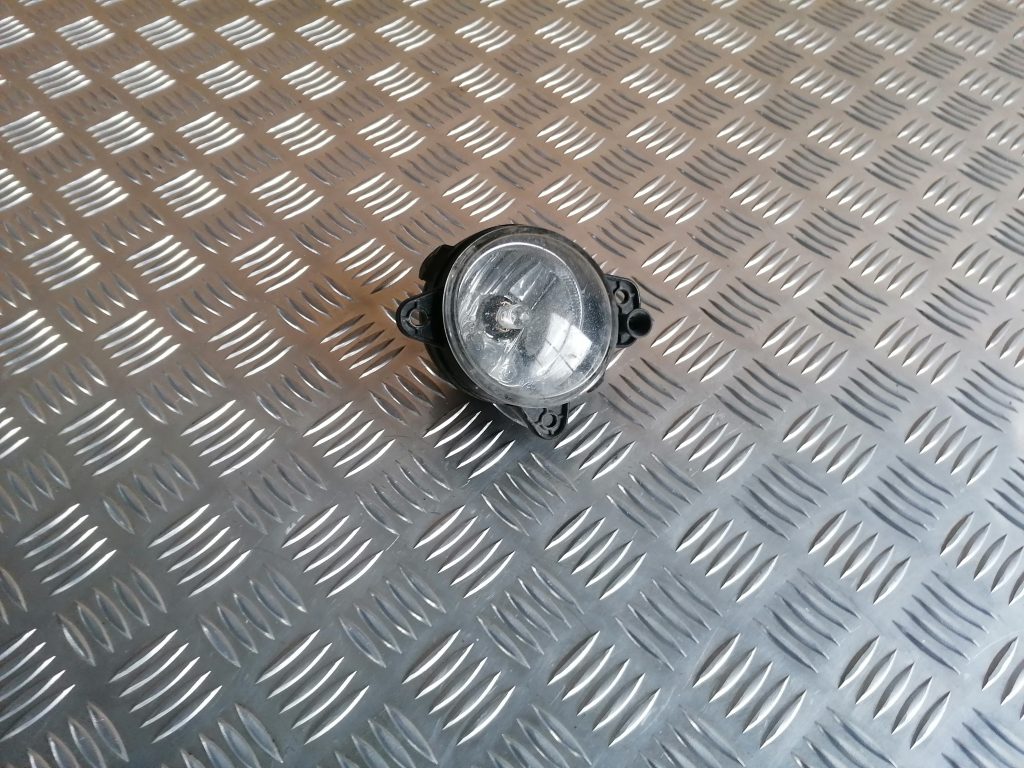 Miglas lukturis priekšā pa kreisi priekš VW POLO 2008 1 Miglas lukturis priekšā pa kreisi priekš VW POLO 2008