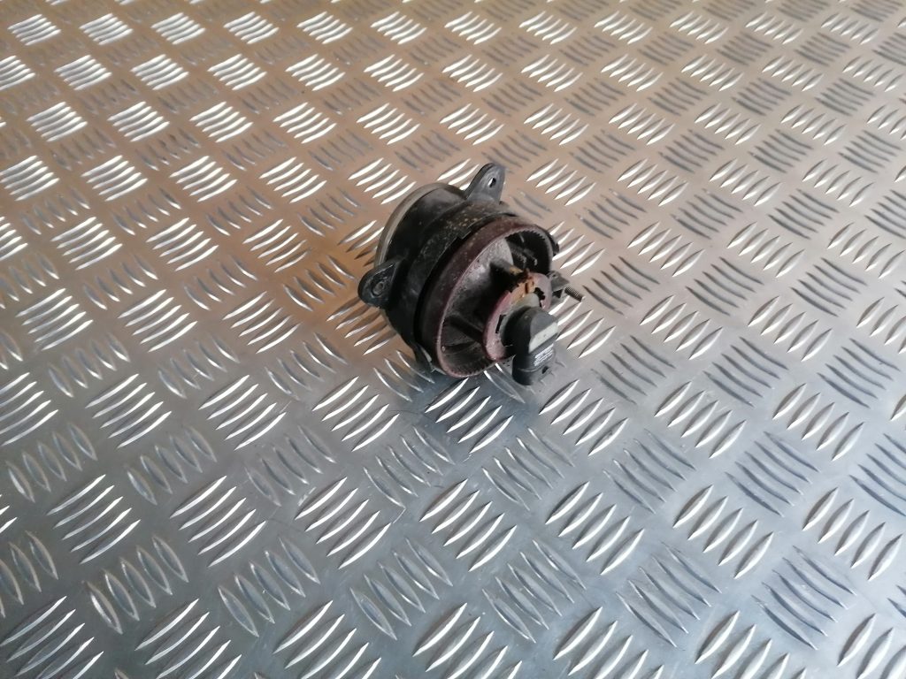 Miglas lukturis priekšā pa kreisi priekš VW POLO 2008 2 Miglas lukturis priekšā pa kreisi priekš VW POLO 2008