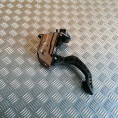 Sajūga pedālis priekš VW POLO 2008