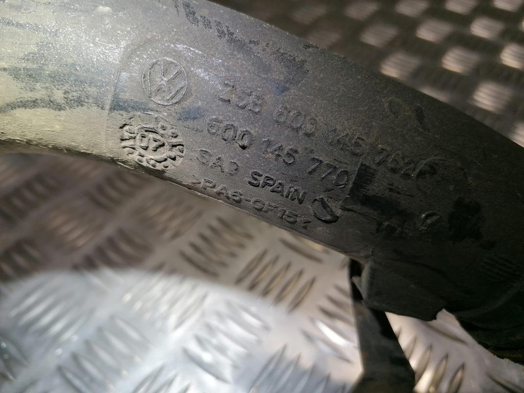 Interkulera caurule priekš VW POLO 2008 2 Interkulera caurule priekš VW POLO 2008