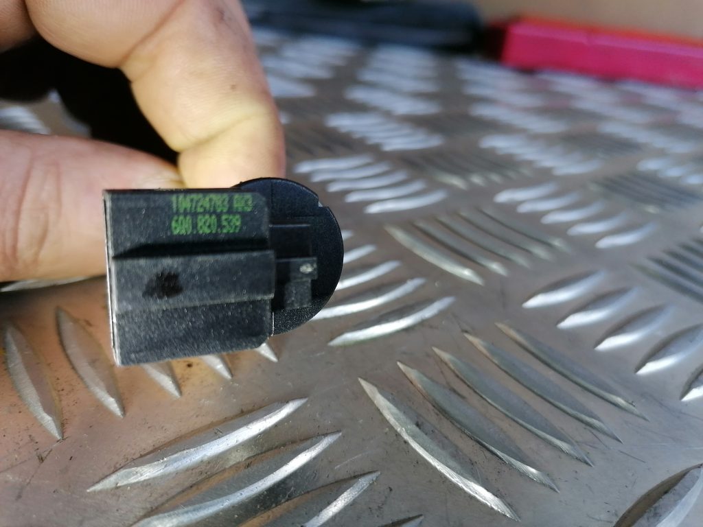 Temperatūras devejs priekš VW POLO 2008 2 Temperatūras devejs priekš VW POLO 2008