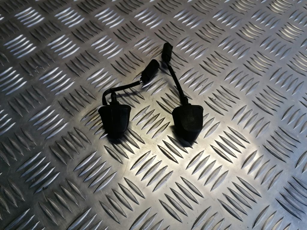 Vējstikla mazgāšanas šķidruma sprausla priekš BMW 330D E91 2008 TOURING 2 Vējstikla mazgāšanas šķidruma sprausla priekš BMW 330D E91 2008 TOURING