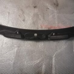 Radiatoru augšēja uzlika priekš BMW 330D E91 2008 TOURING