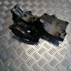 Ģeneratora kronšteins priekš VW TOURAN 2005