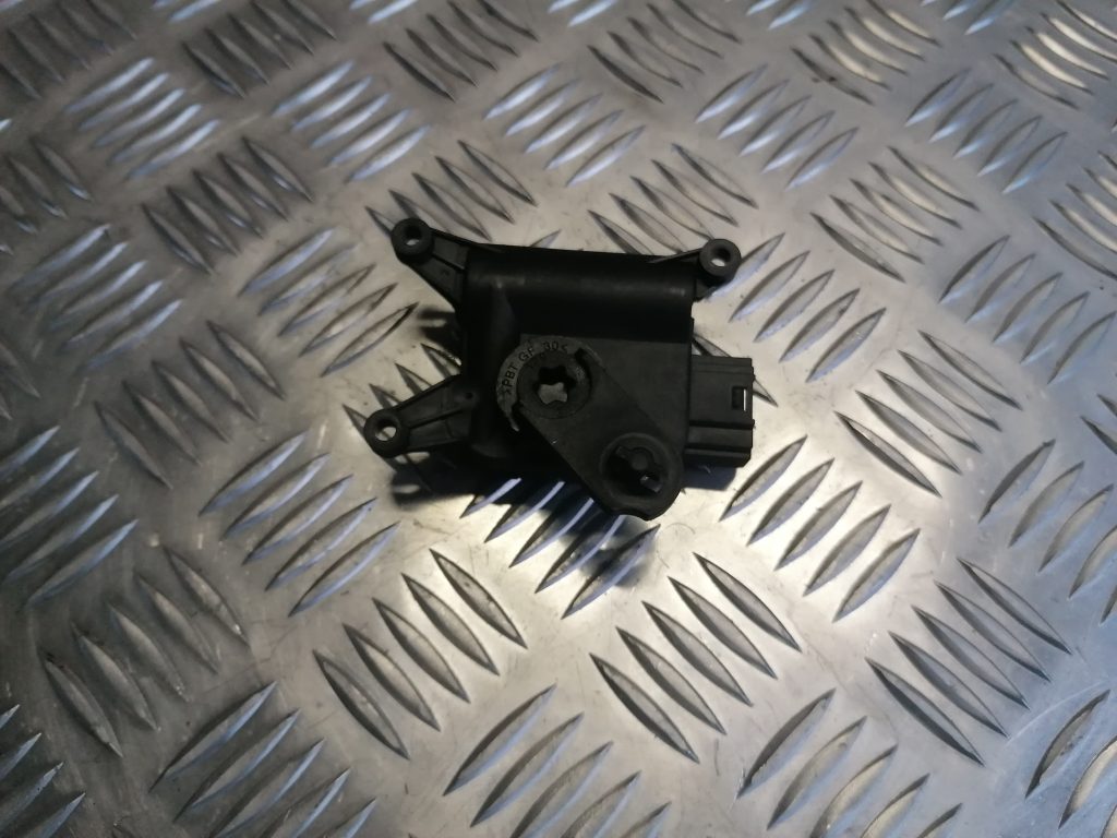 Apsildes sistēmas aktuators priekš VW TOURAN 2005 4 Apsildes sistēmas aktuators priekš VW TOURAN 2005