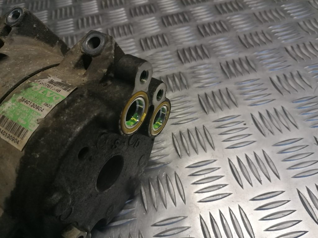 Gaisa kondicioniera kompresors priekš VOLVO V70 2007 3 Gaisa kondicioniera kompresors priekš VOLVO V70 2007