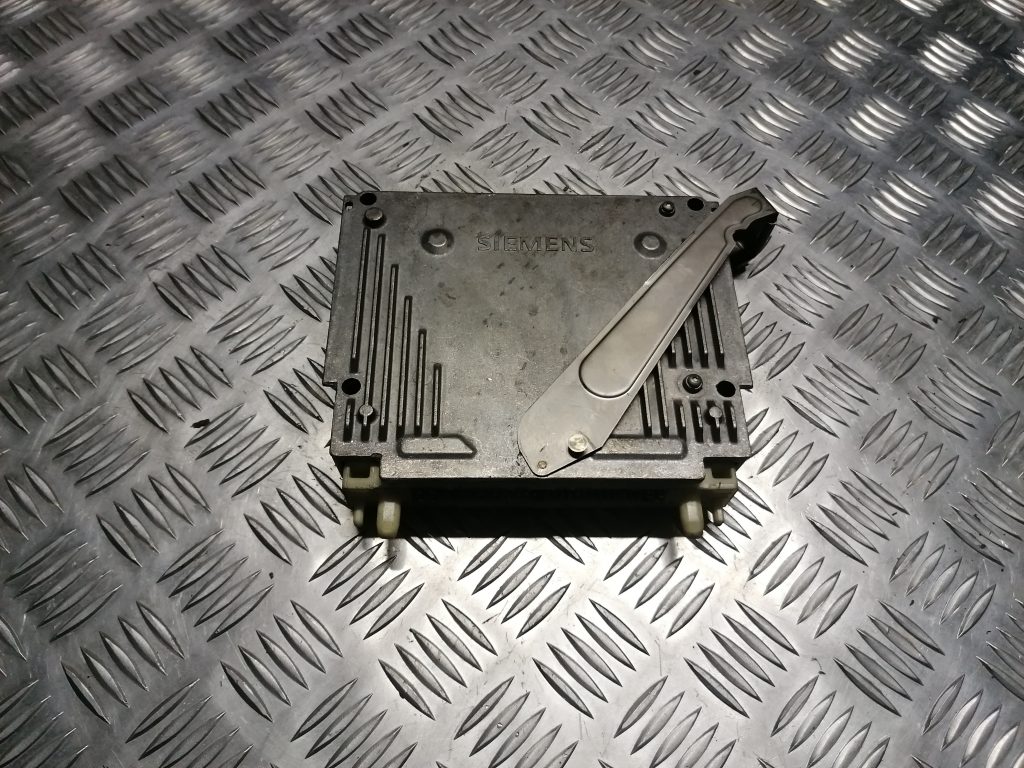 Dzinēja vadības bloks priekš VOLVO 850 1995 1 Dzinēja vadības bloks priekš VOLVO 850 1995