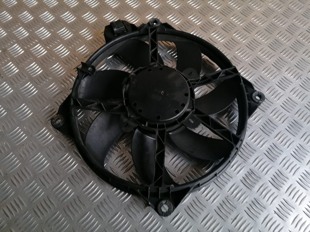 Dzesēšanas radiatora ventilators priekš RENAULT MEGANE 2011 2 Dzesēšanas radiatora ventilators priekš RENAULT MEGANE 2011