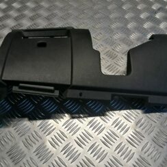 Mantu glabāšanas nodalījums vadītāja pusē priekš RENAULT MEGANE 2011