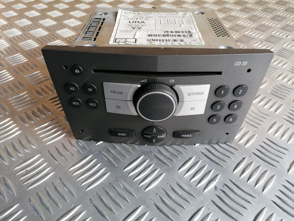 CD/DVD/Navigācijas bloks priekš OPEL ASTRA H 2006 2 CD/DVD/Navigācijas bloks priekš OPEL ASTRA H 2006