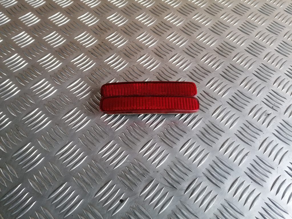 Aizmugurējais atstarotājs priekš TOYOTA COROLLA VERSO 2005 1 Aizmugurējais atstarotājs priekš TOYOTA COROLLA VERSO 2005