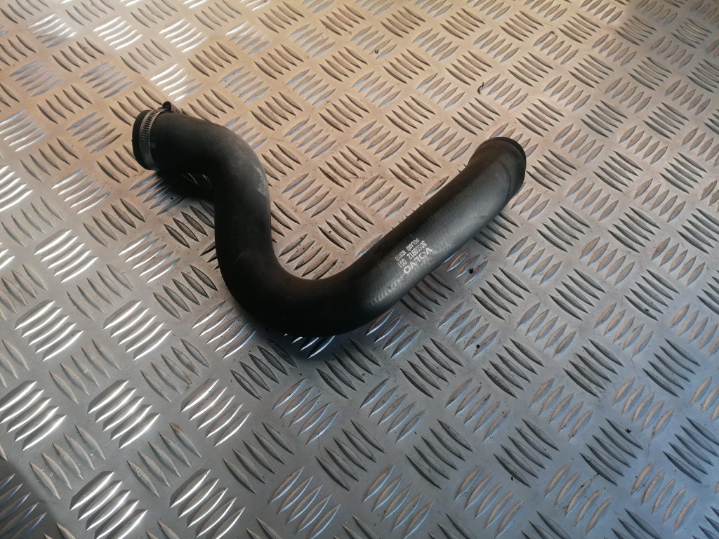 Dzesēšanas caurule priekš VOLVO V70 2004 1 Dzesēšanas caurule priekš VOLVO V70 2004