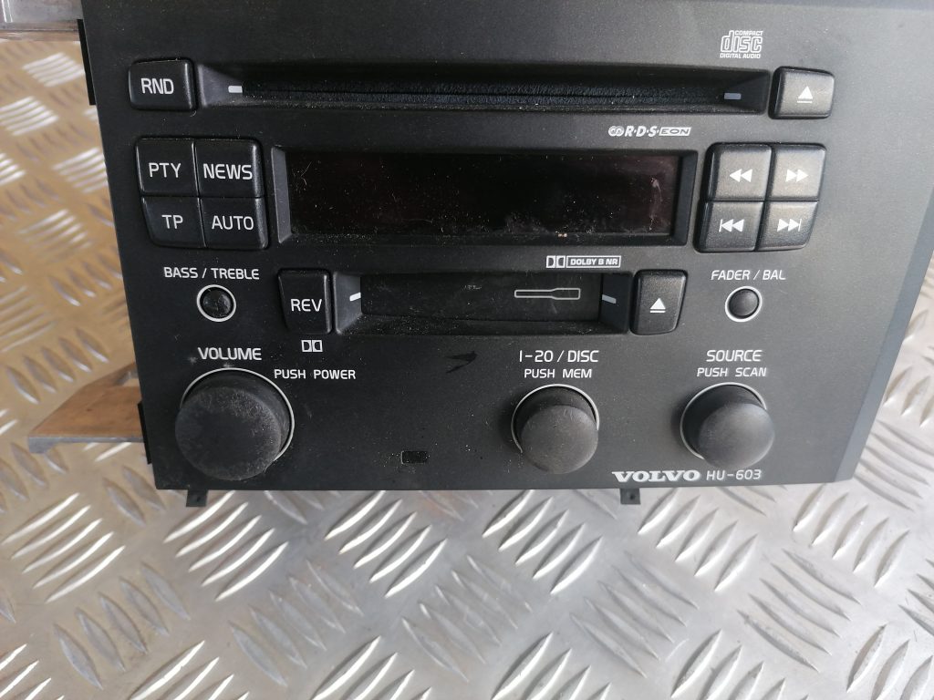 CD/DVD/Navigācijas bloks priekš VOLVO V70 2004 2 CD/DVD/Navigācijas bloks priekš VOLVO V70 2004