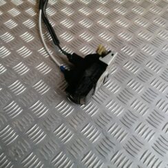 Aizmugurējo labo durvju slēdzene priekš SAAB 9-3 2002