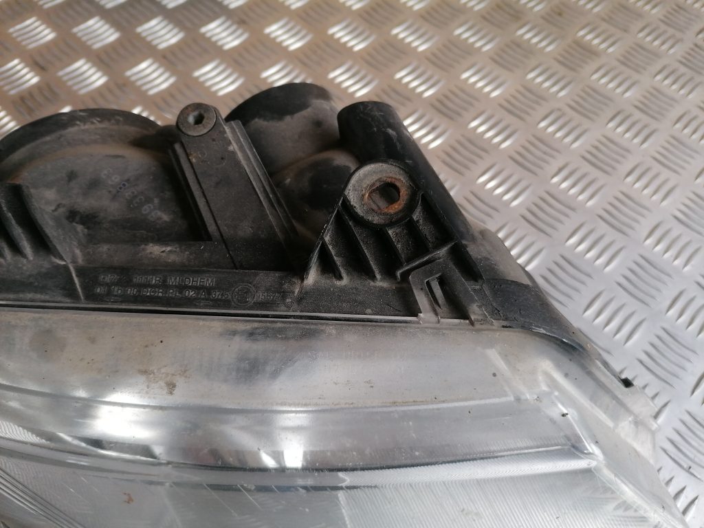 Priekšējais labais lukturis priekš SAAB 9-3 2002 5 Priekšējais labais lukturis priekš SAAB 9-3 2002