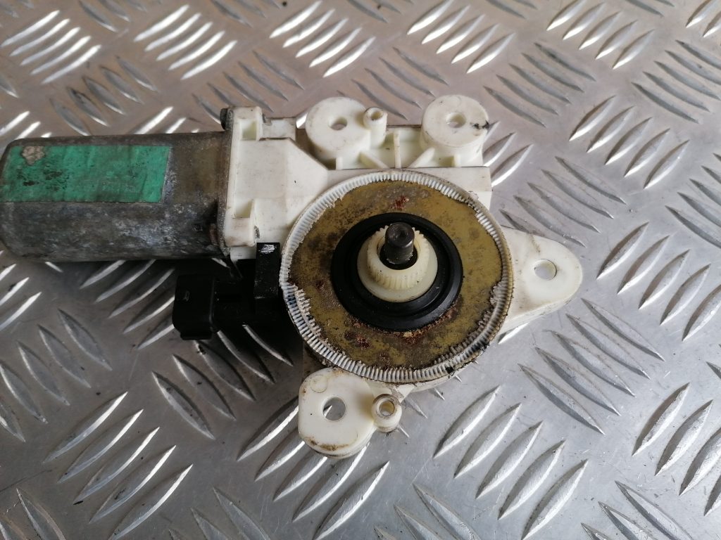 Elektrisko stiklu motors priekš SAAB 9-3 2002 3 Elektrisko stiklu motors priekš SAAB 9-3 2002