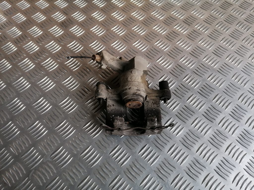 Aizmugurējais labais suports priekš SAAB 9-3 2002 2 Aizmugurējais labais suports priekš SAAB 9-3 2002