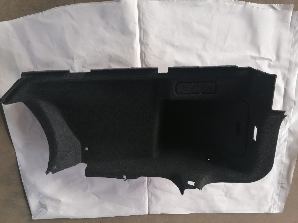 Bagāžnieka nodalījuma sānu apdare priekš VOLVO S80 2007 GREY