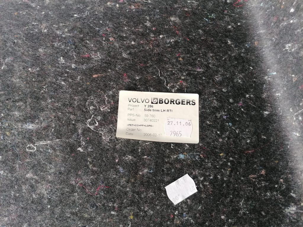 Bagāžnieka nodalījuma sānu apdare priekš VOLVO S80 2007 GREY