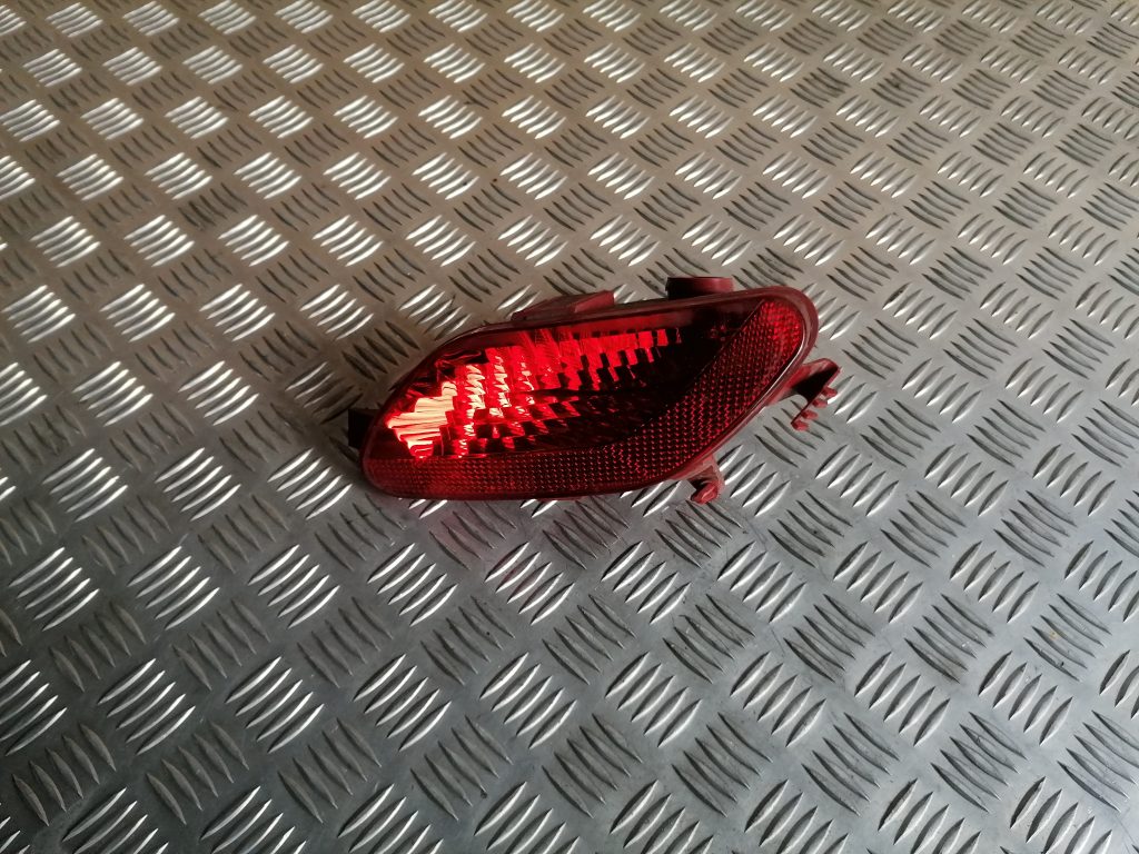 Miglas lukturis aizmugurē kreisā pusē priekš CITROEN C4 2006 1 Miglas lukturis aizmugurē kreisā pusē priekš CITROEN C4 2006