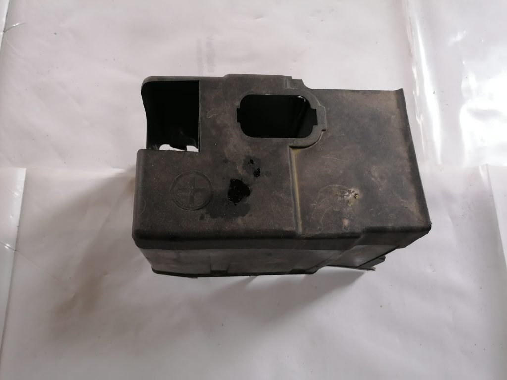 Akumulatora vāks priekš CITROEN C4 2006