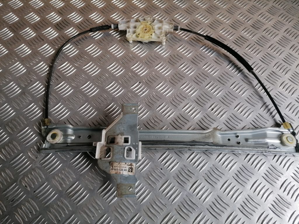 Stikla pacelšanas mehānisms priekšējais labais priekš CITROEN C4 2006 1 Stikla pacelšanas mehānisms priekšējais labais priekš CITROEN C4 2006